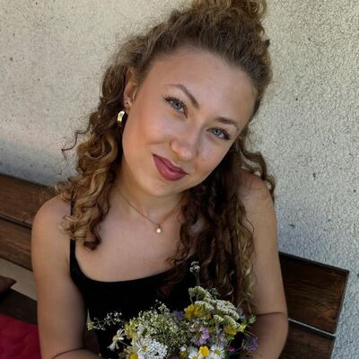Simone